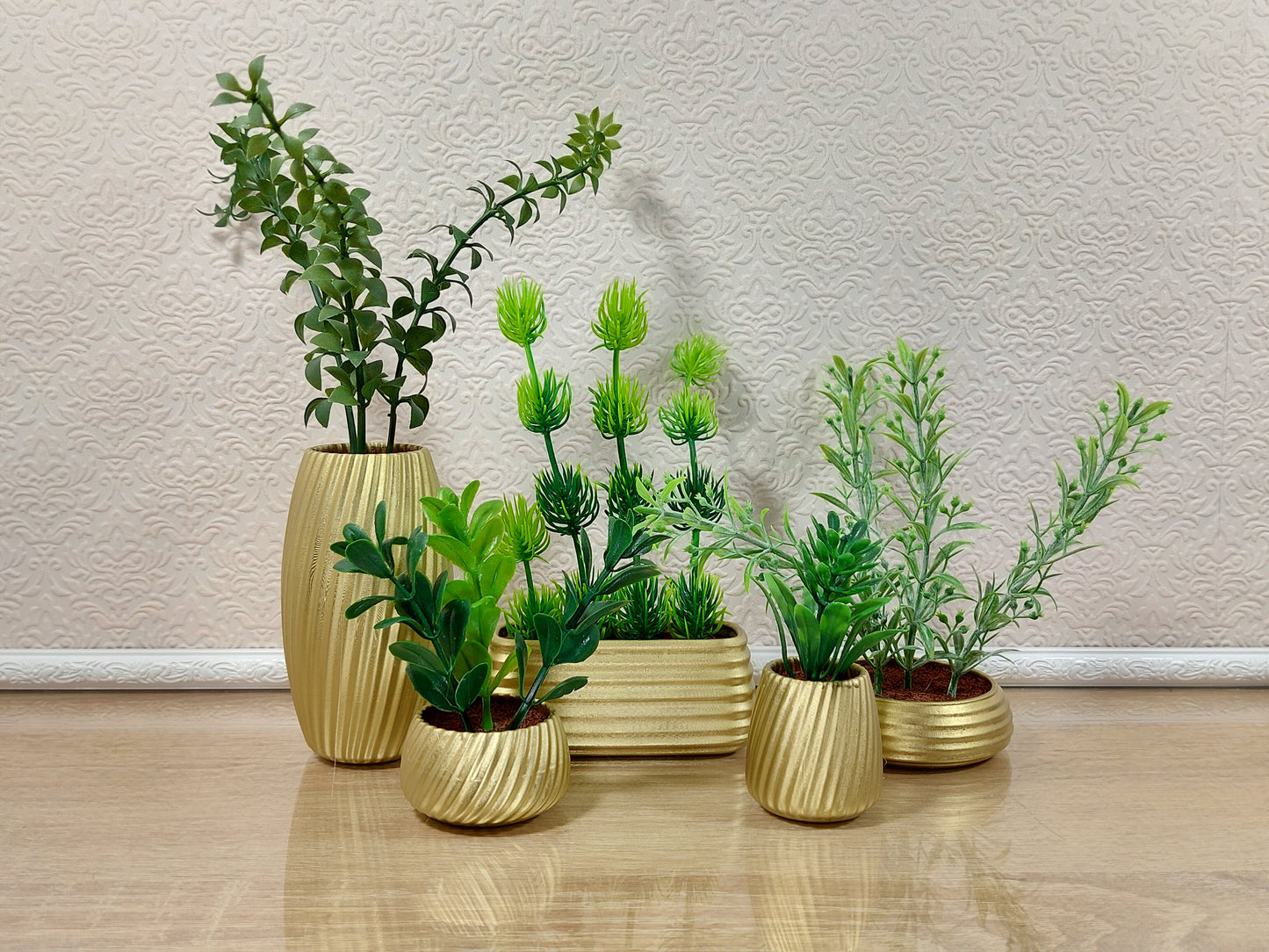 Miniature artificial plants in pots, set of 5 pcs, gold
