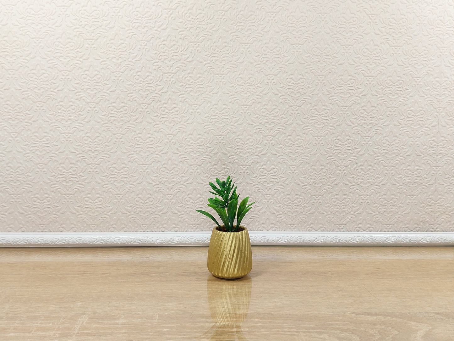 Miniature artificial plants in pots, set of 5 pcs, gold