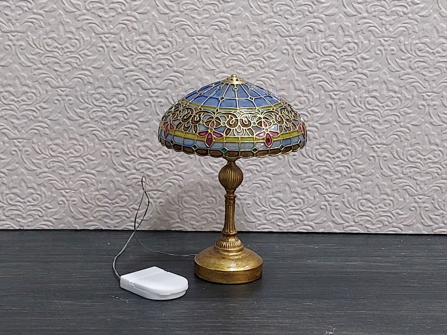 Tiffany Style stained glass lamp with LED, Snow Clematis