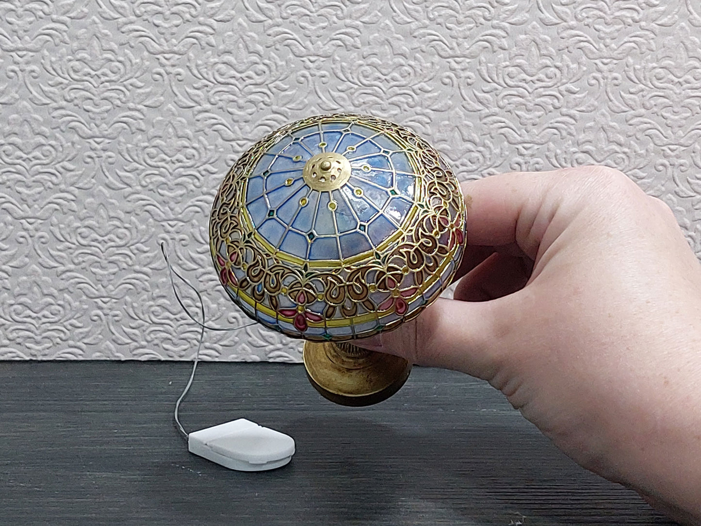 Tiffany Style stained glass lamp with LED, Snow Clematis