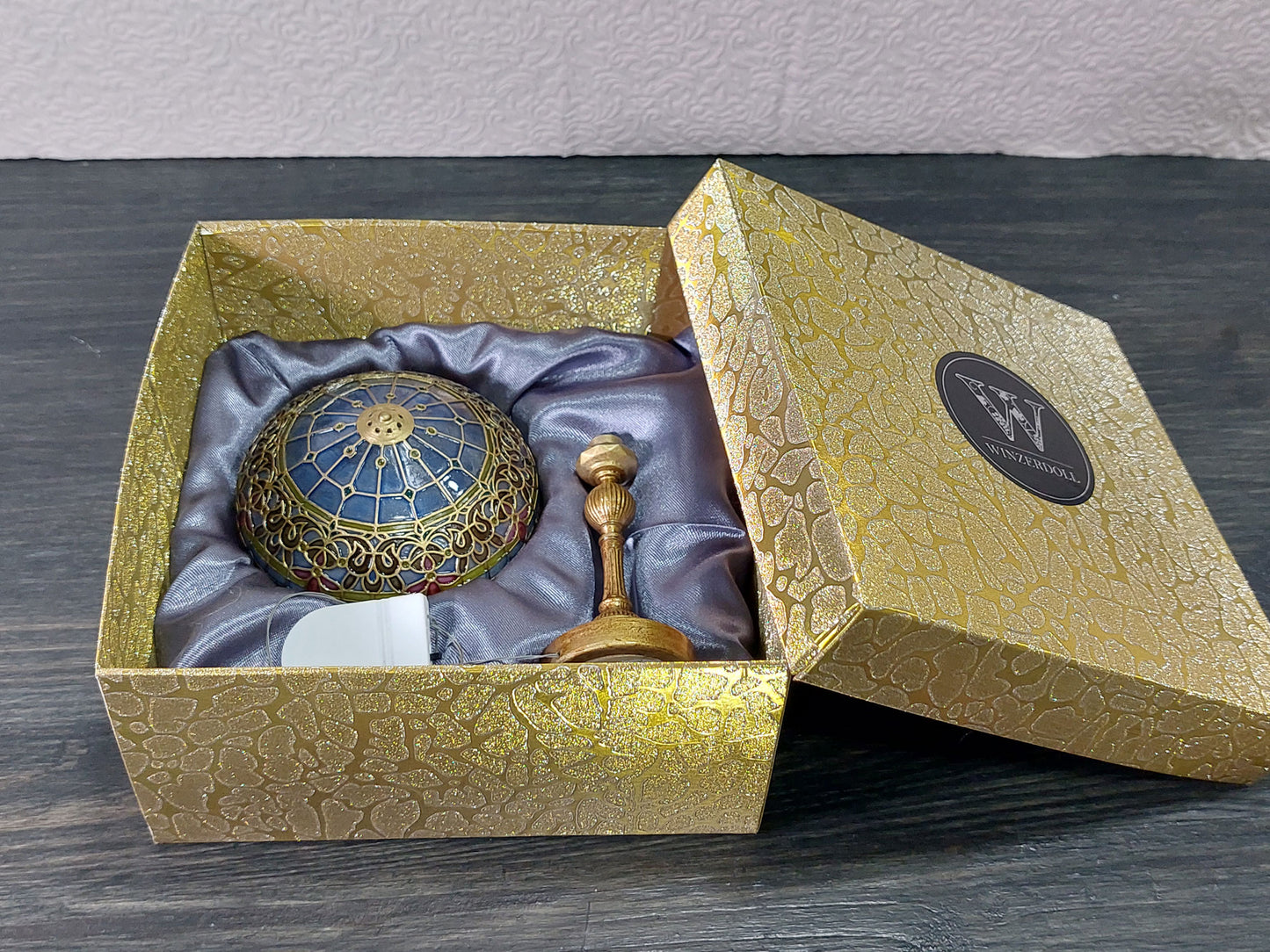 Tiffany Style stained glass lamp with LED, Snow Clematis