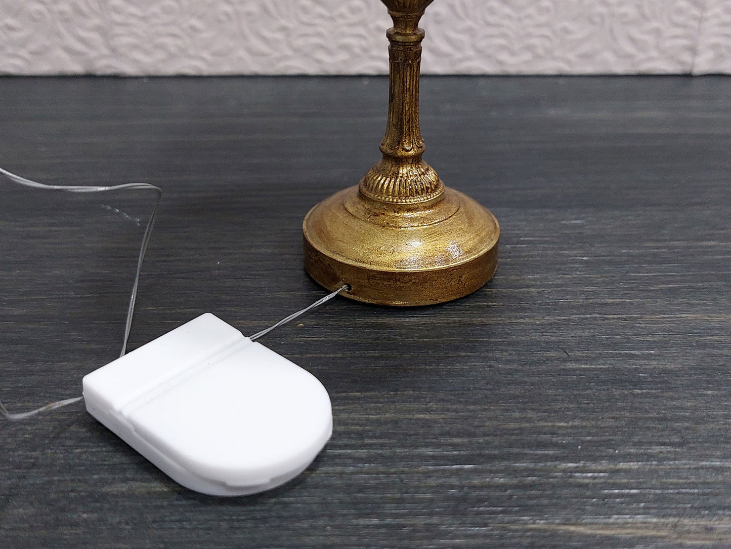 Tiffany Style stained glass lamp with LED, Snow Clematis