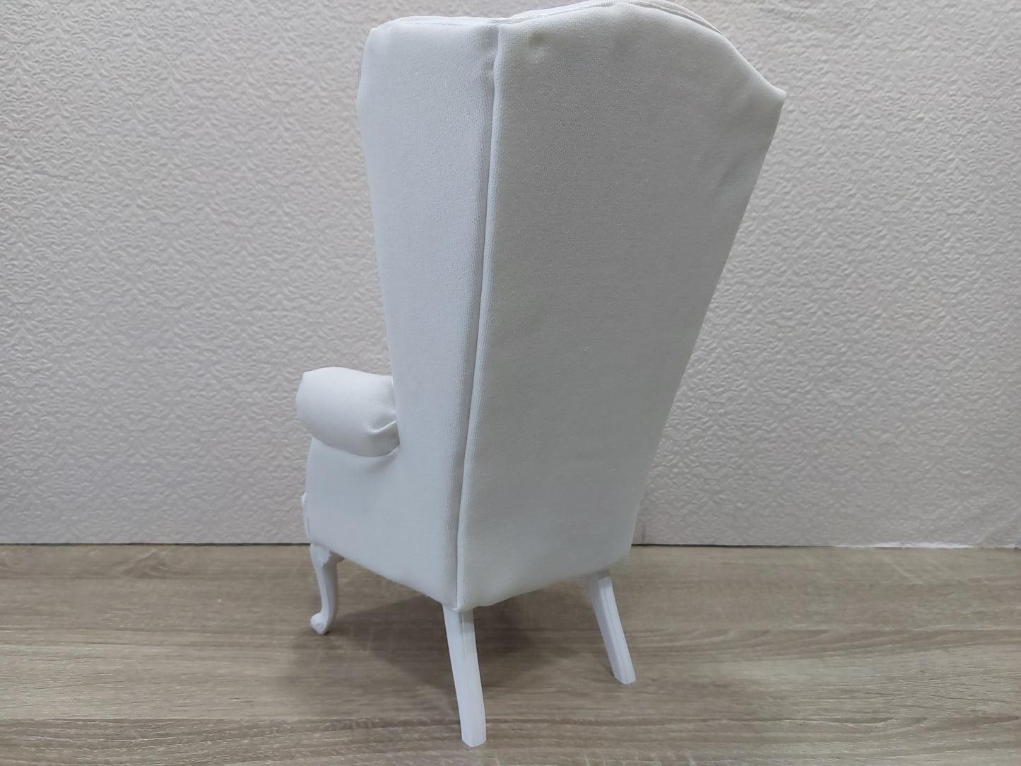 Chesterfield queen chair, white