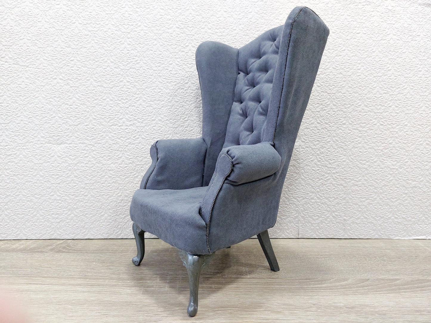 Chesterfield queen chair, gray