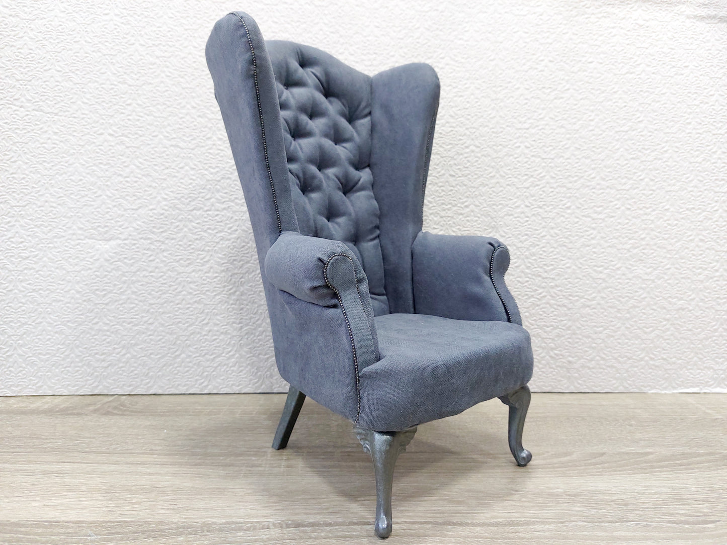 Chesterfield queen chair, gray