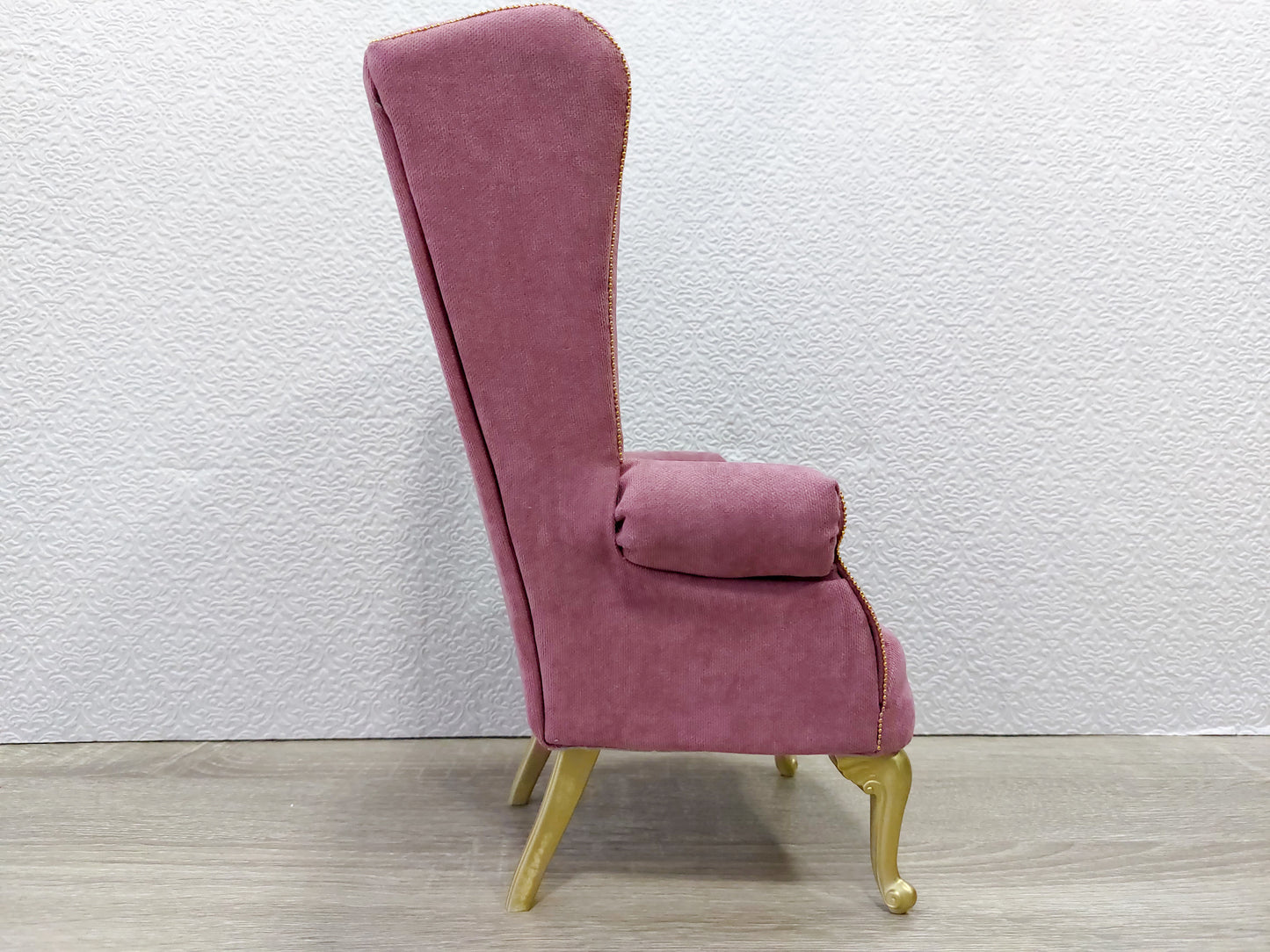 Chesterfield queen chair, clover