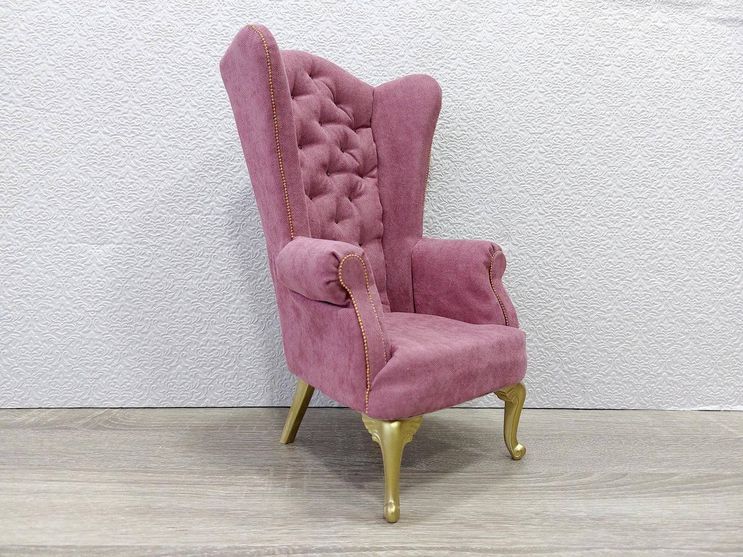 Chesterfield queen chair, clover
