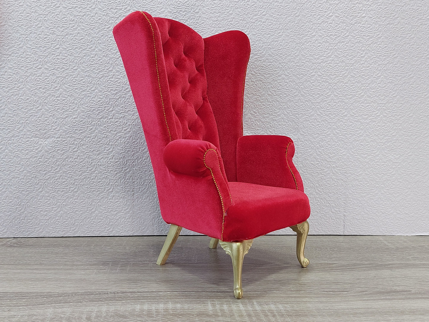 Chesterfield queen chair, red velvet