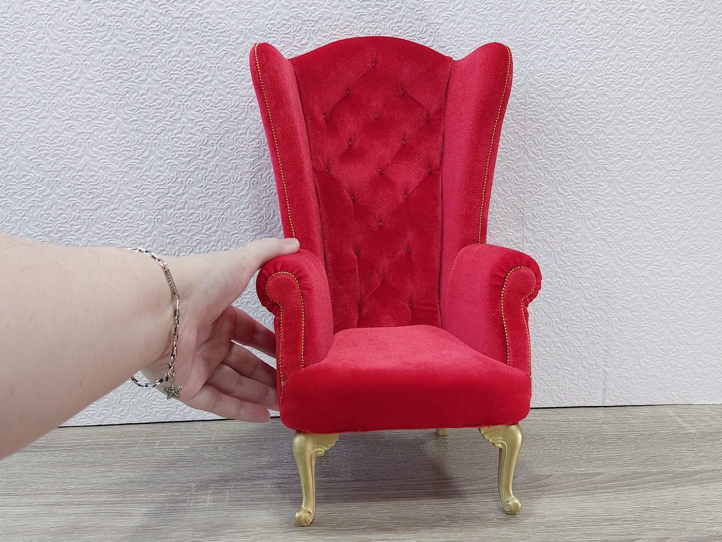 Chesterfield queen chair, red velvet