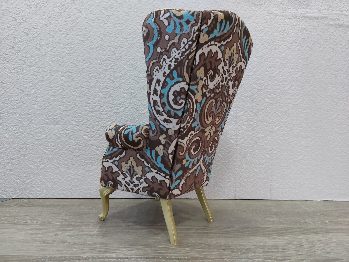 Chesterfield queen chair, brown & blue