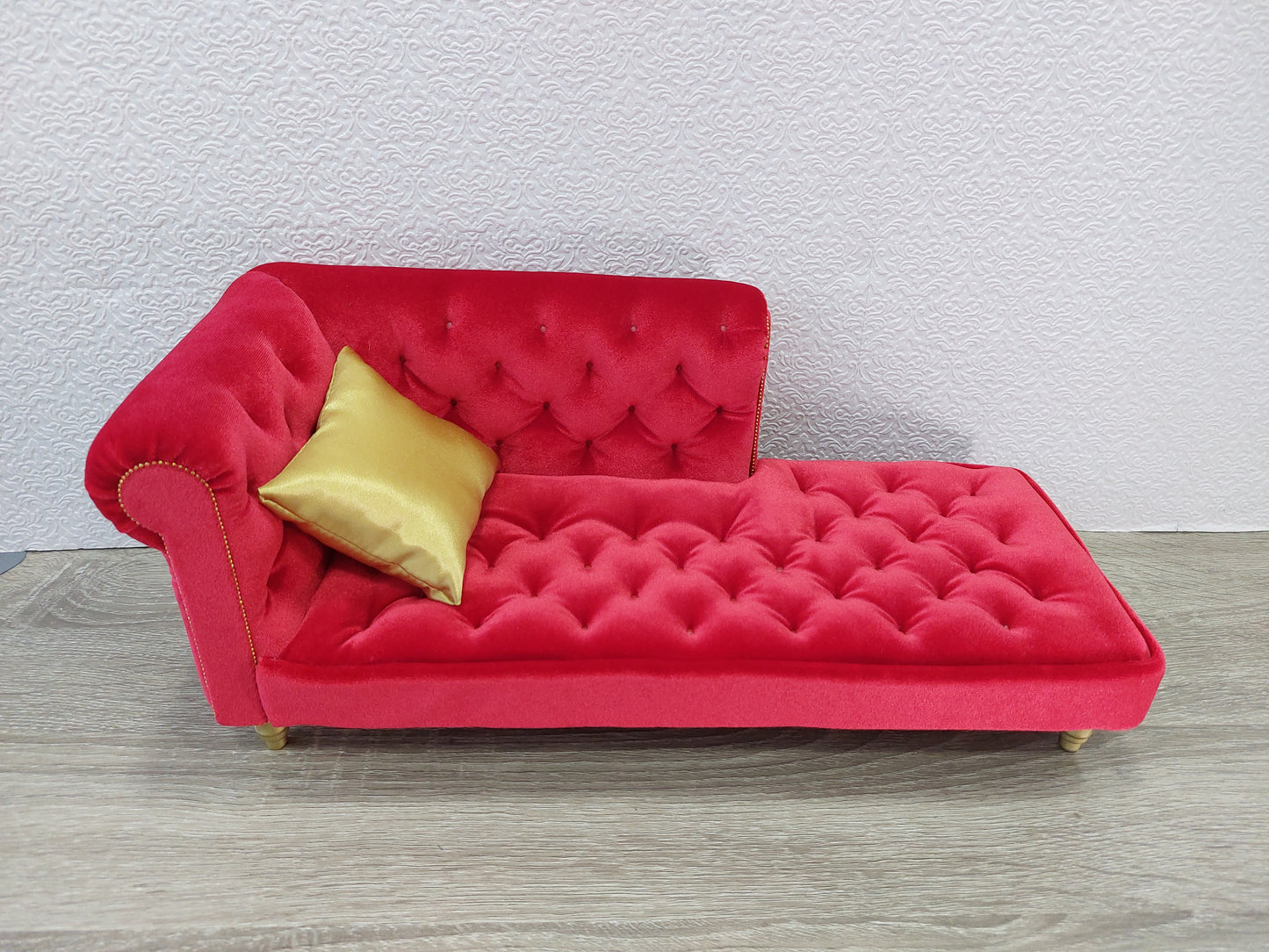Chesterfield chaise lounge, purple red