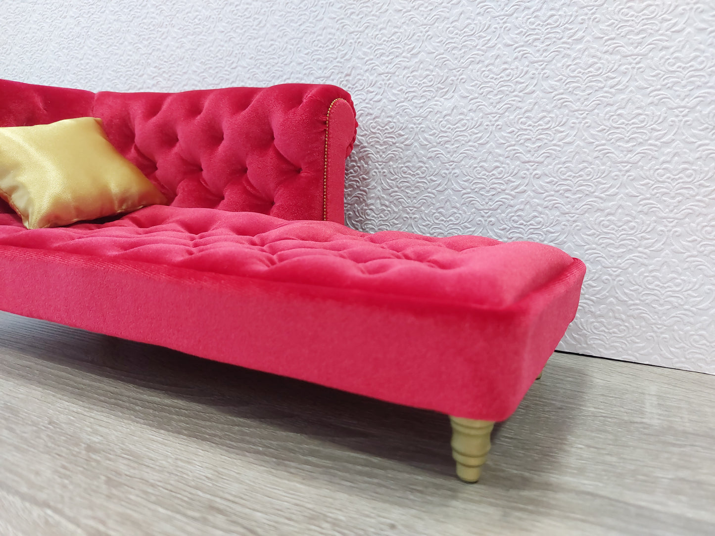 Chesterfield chaise lounge, purple red