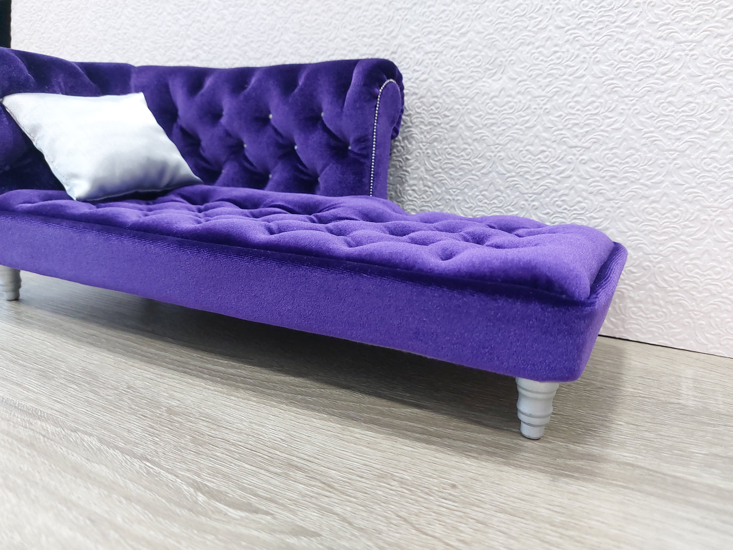 Chesterfield chaise lounge, purple velvet