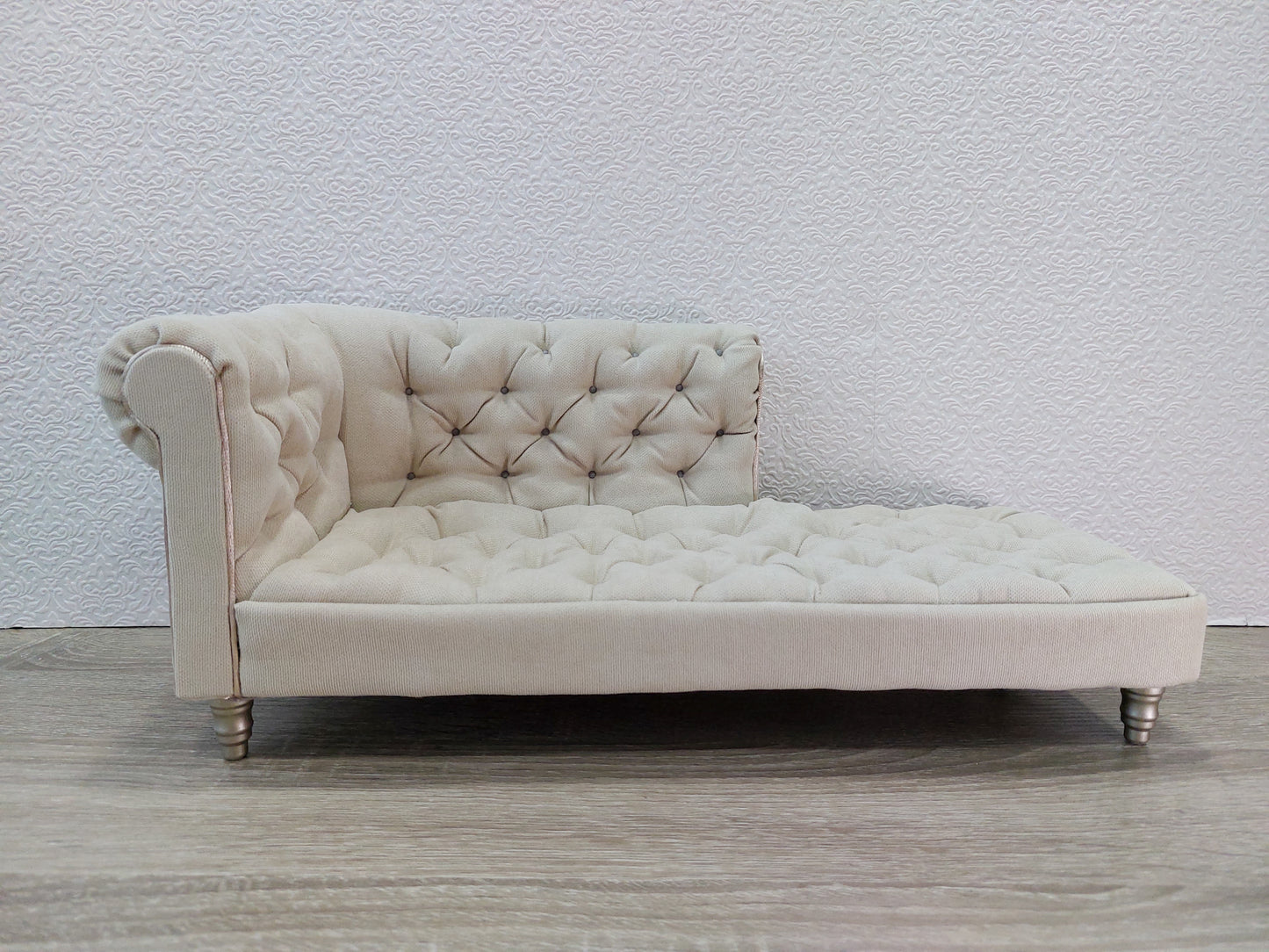 Chesterfield chaise lounge, beige