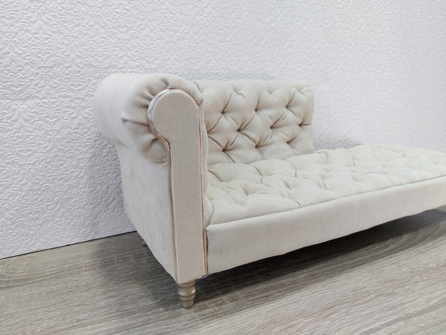 Chesterfield chaise lounge, beige