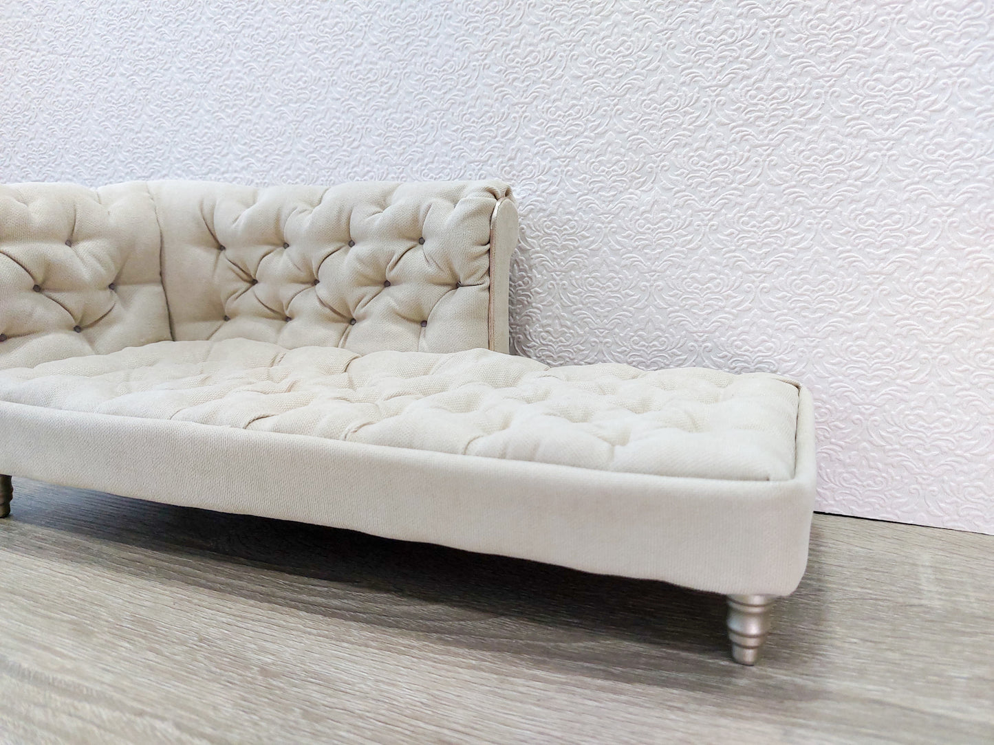 Chesterfield chaise lounge, beige