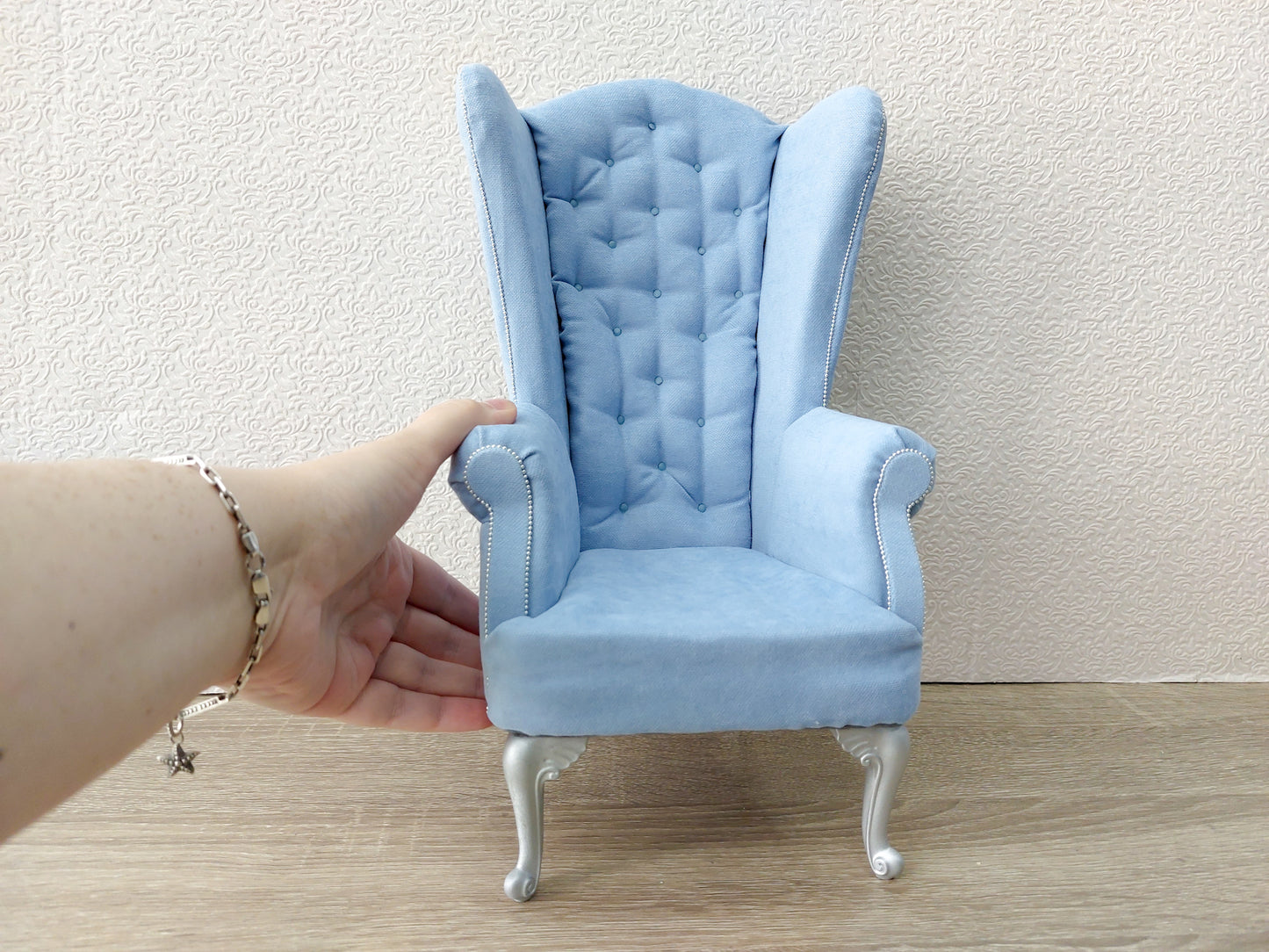 Chesterfield queen chair, blue