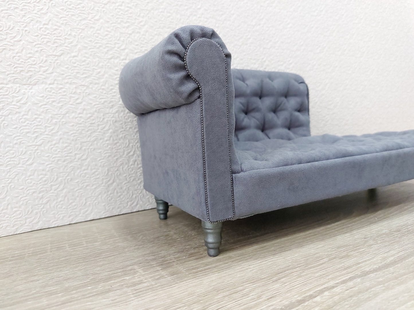 Chesterfield chaise lounge, gray