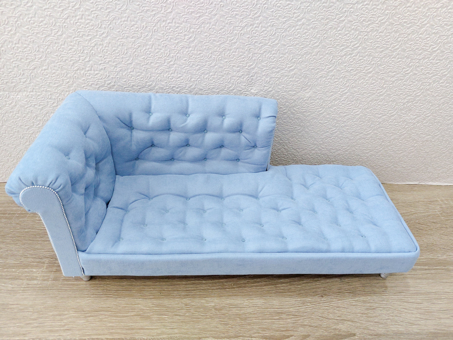 Chesterfield chaise lounge, blue