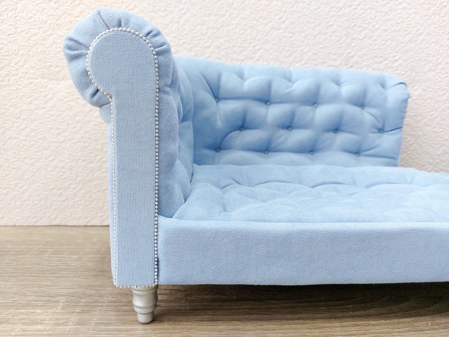 Chesterfield chaise lounge, blue