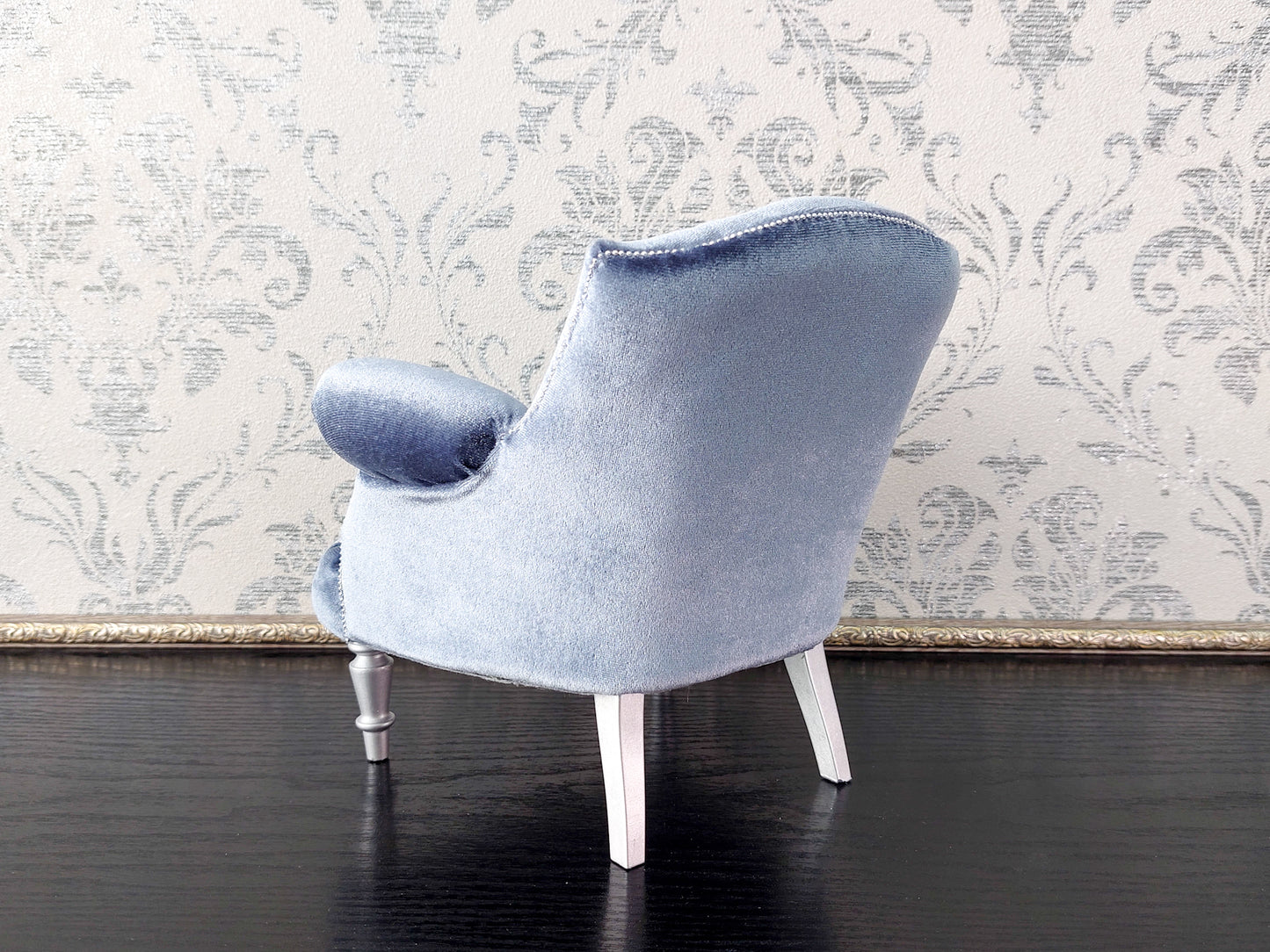 Chesterfield low chair, gray velvet