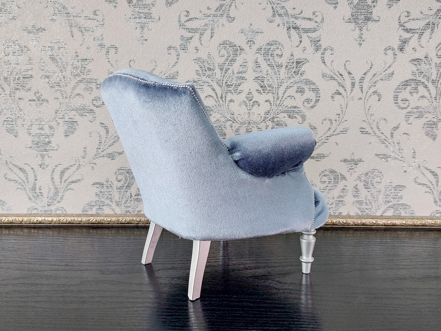 Chesterfield low chair, gray velvet
