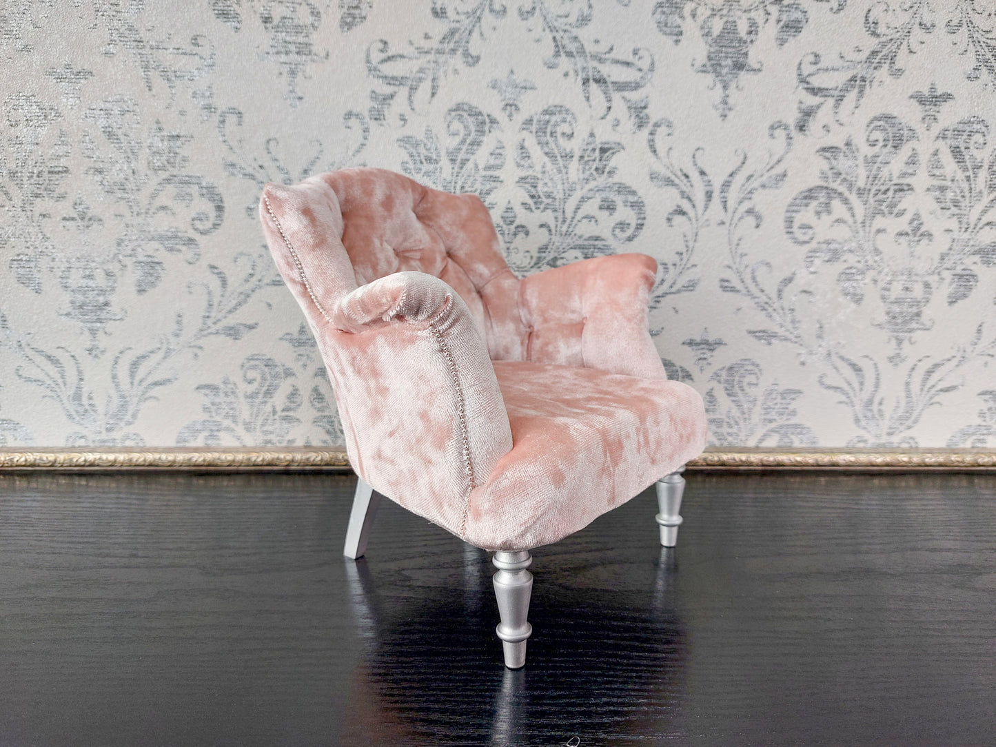 Chesterfield low chair, pink velvet