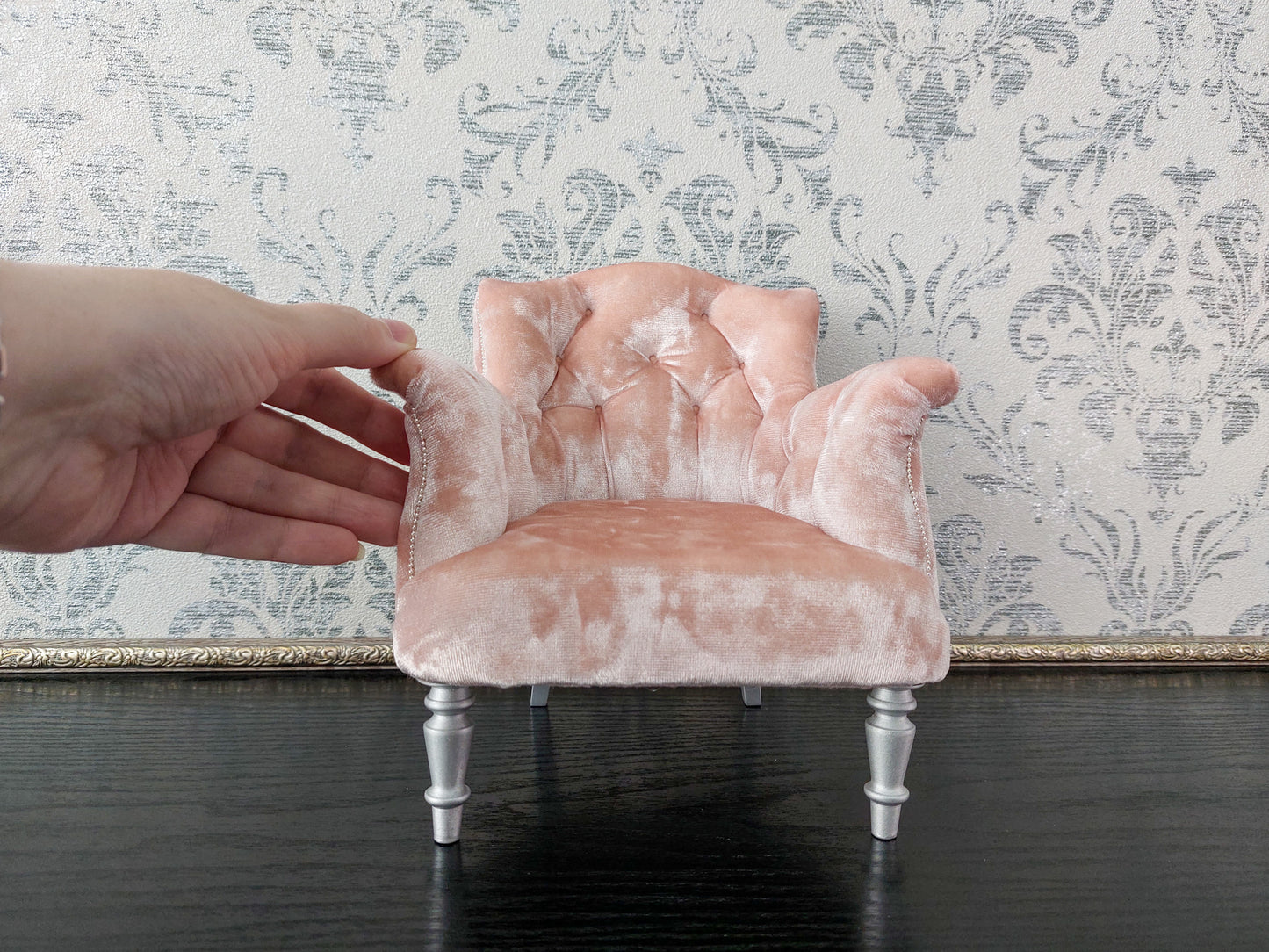 Chesterfield low chair, pink velvet