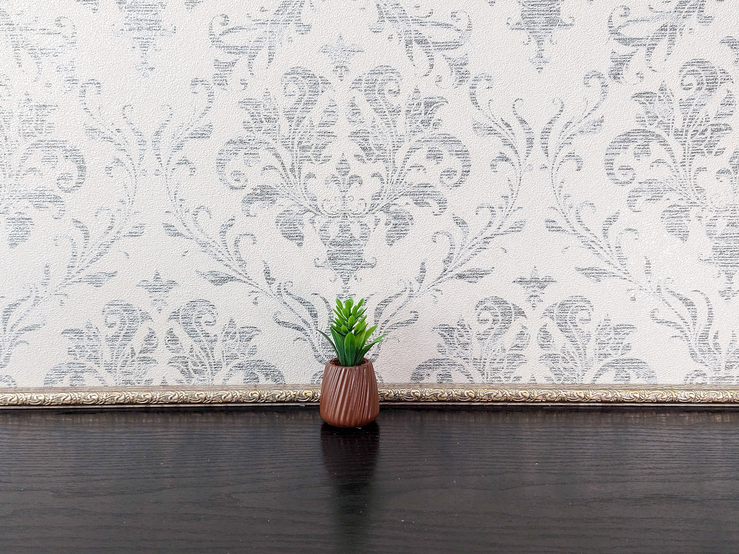 Miniature artificial plants in pots, set of 5 pcs, brown