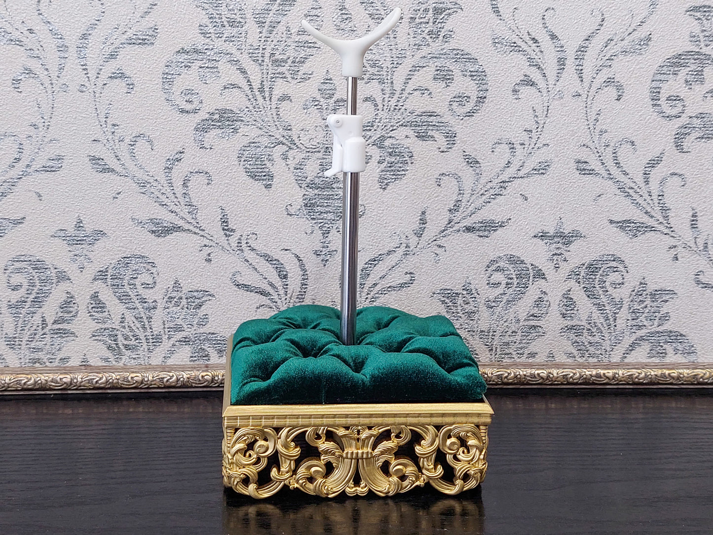 Doll posing stand single or double saddle style