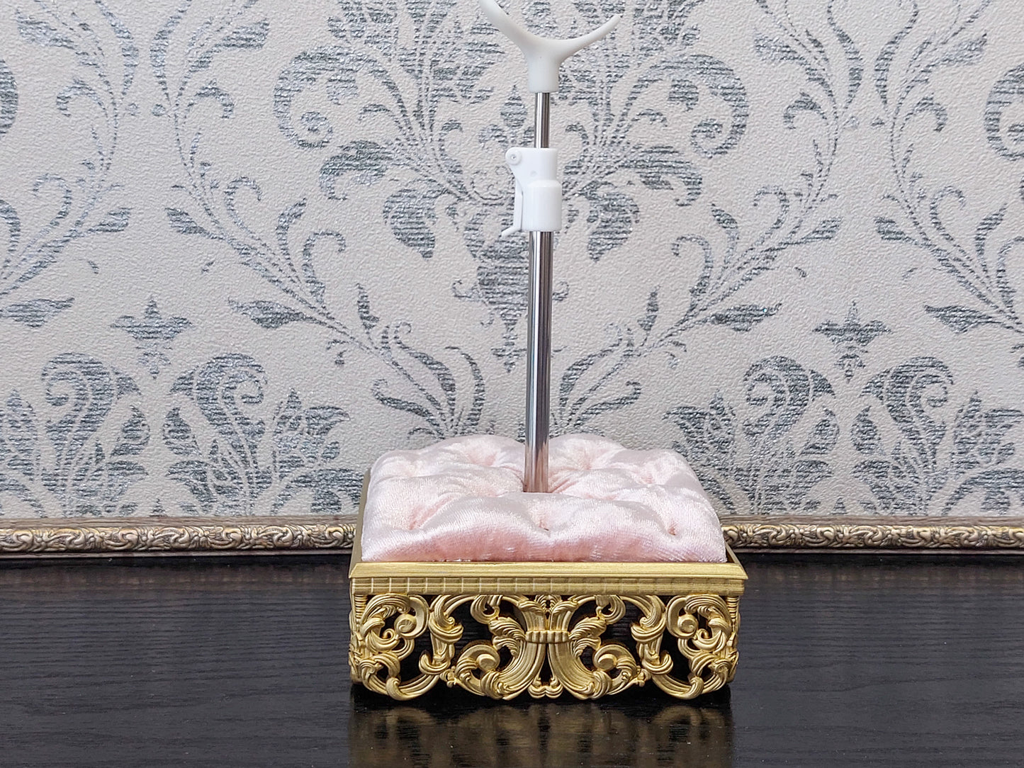 Doll posing stand single or double saddle style