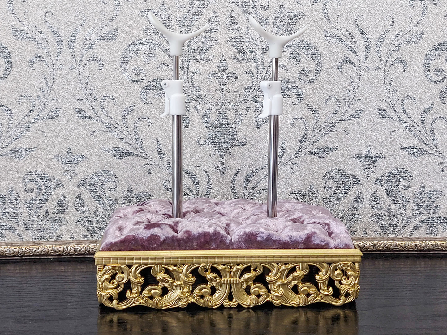 Doll posing stand single or double saddle style