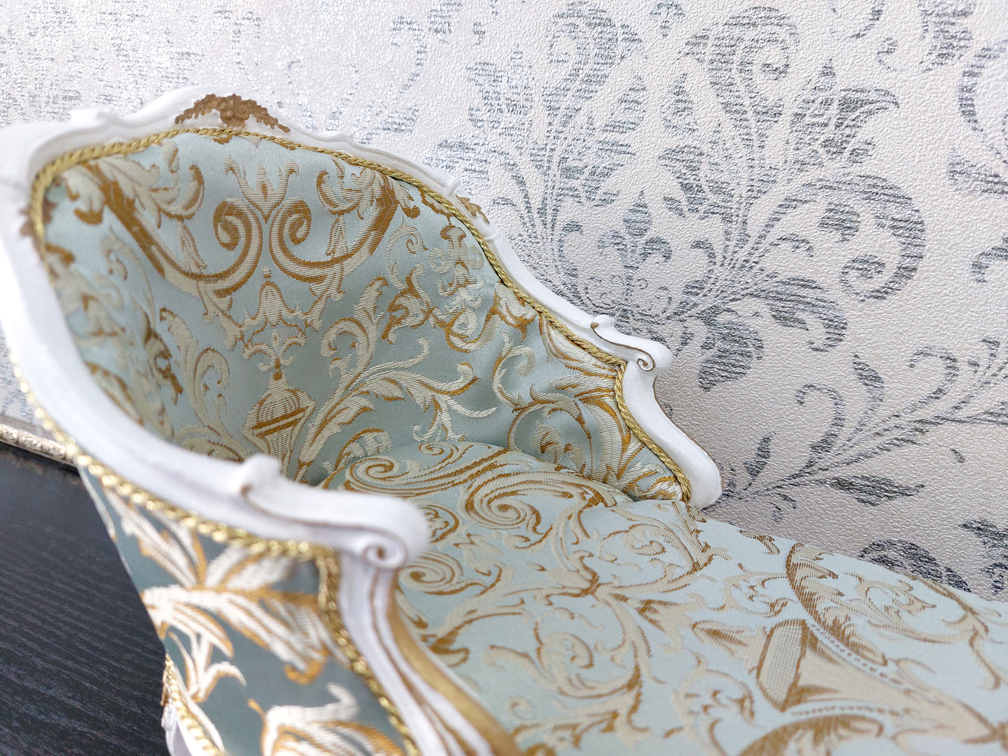 Daybed Louis XV mid-18th century for dolls, white & azure