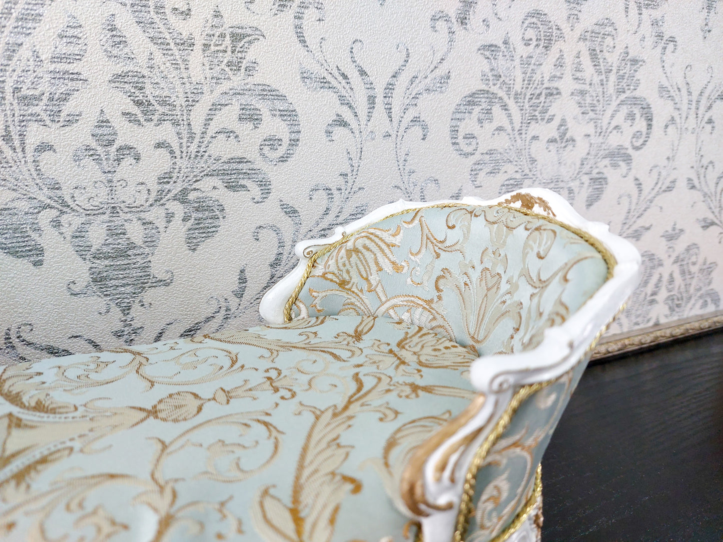 Daybed Louis XV mid-18th century for dolls, white & azure