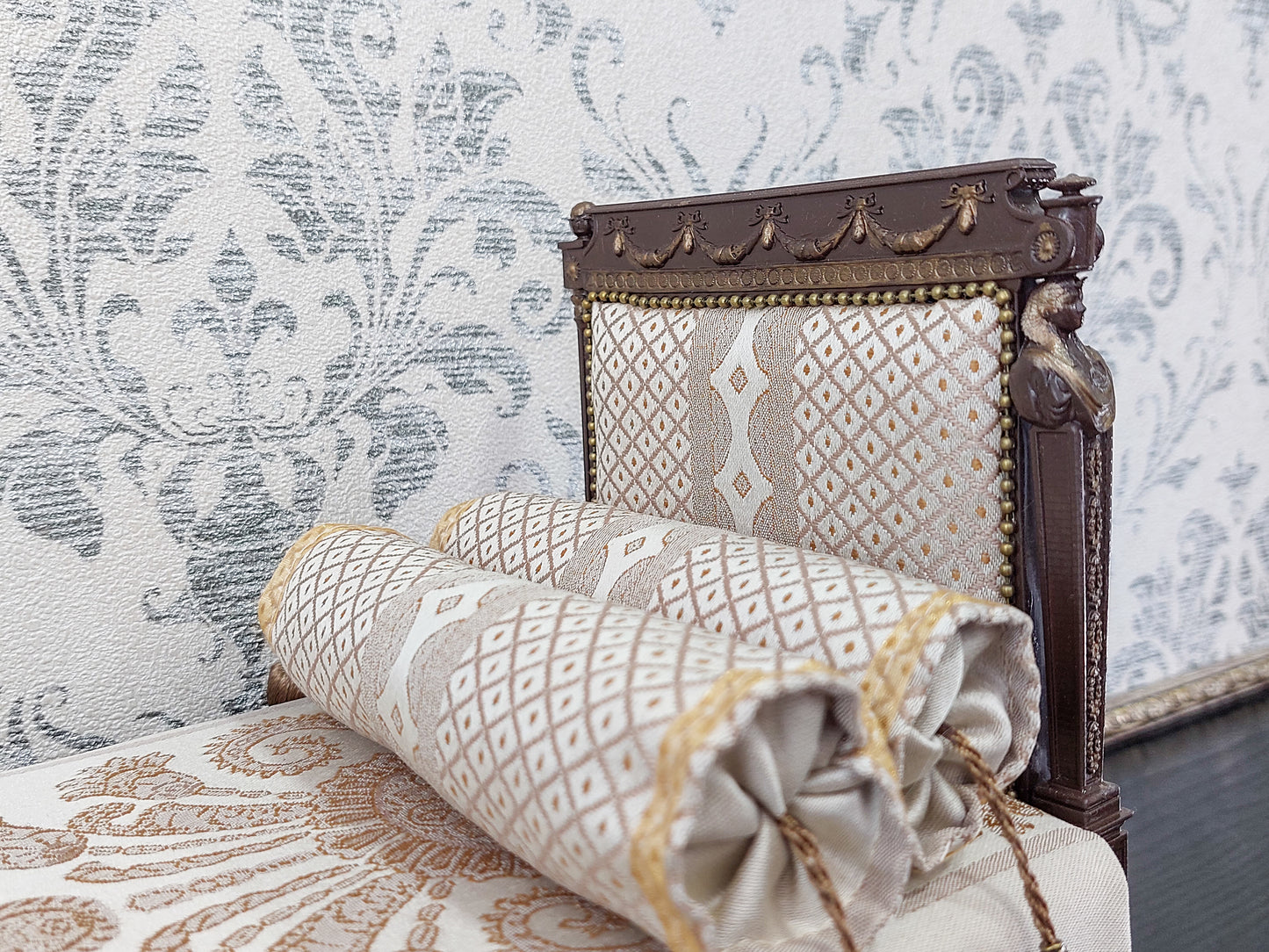 Classical french daybed for dolls, brown & beige