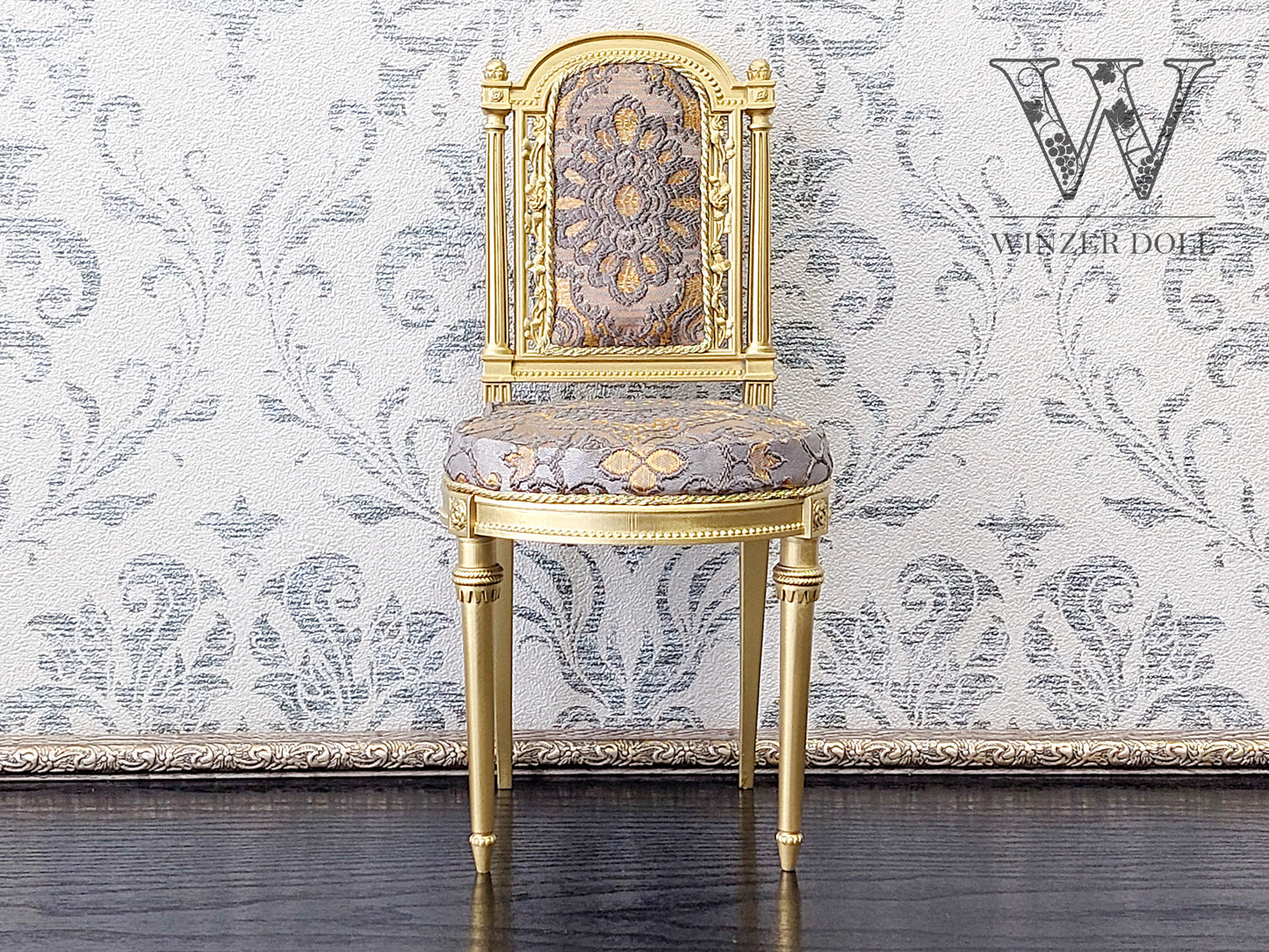 Classical chair, Marie Antoinette style, gold