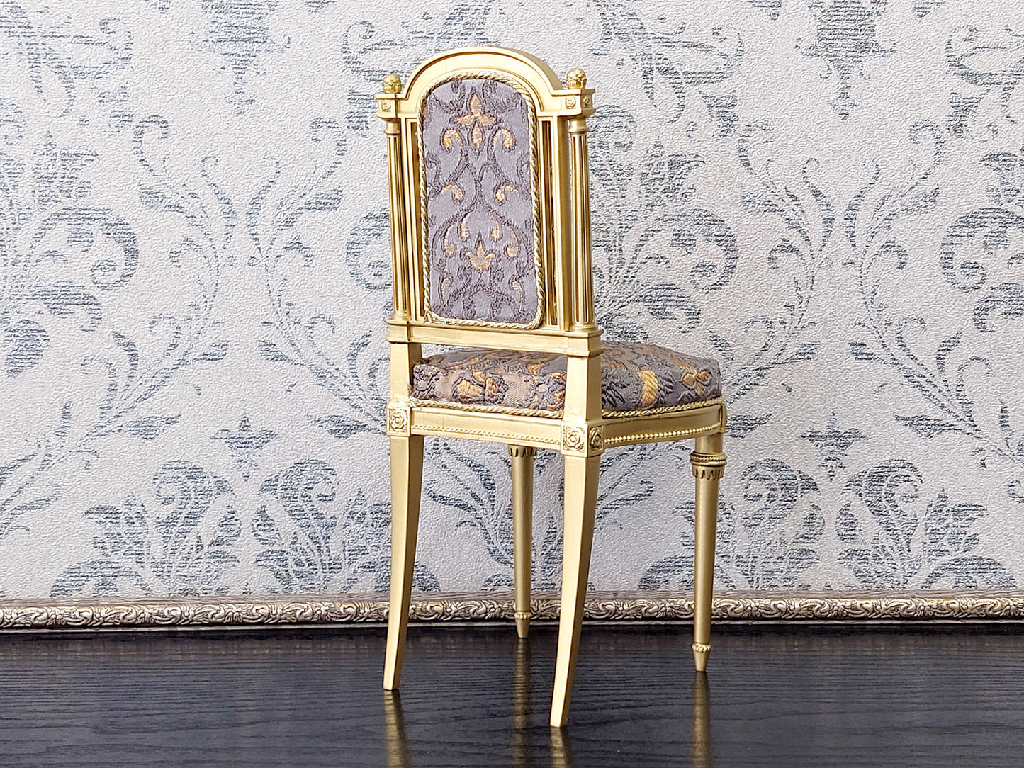 Classical chair, Marie Antoinette style, gold