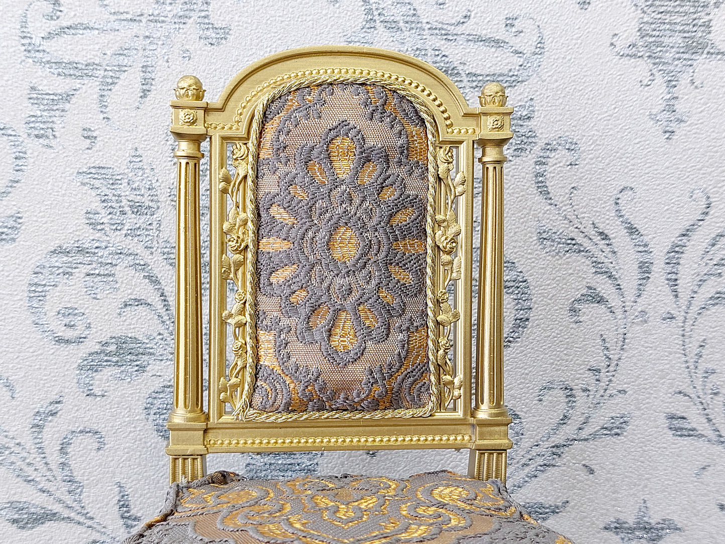 Classical chair, Marie Antoinette style, gold