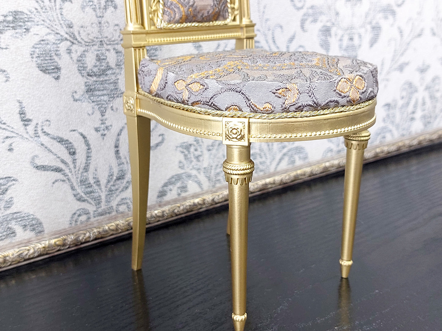 Classical chair, Marie Antoinette style, gold