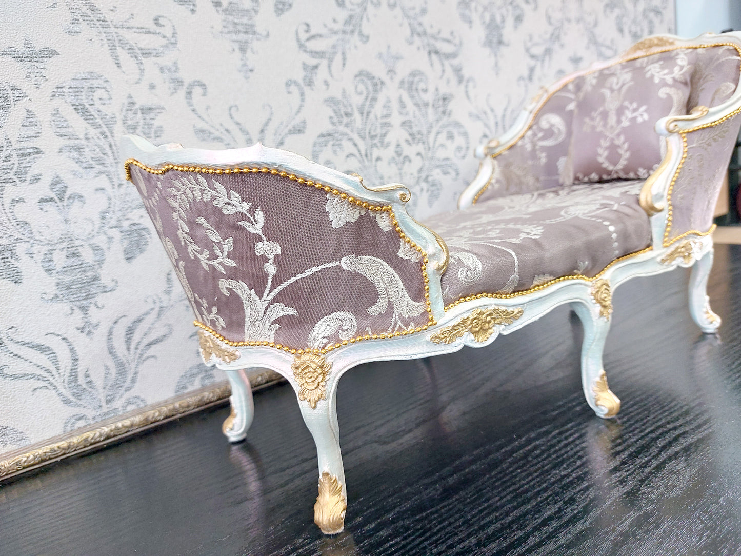 Reserved - 4 chairs, 2 daybeds for 17" dolls