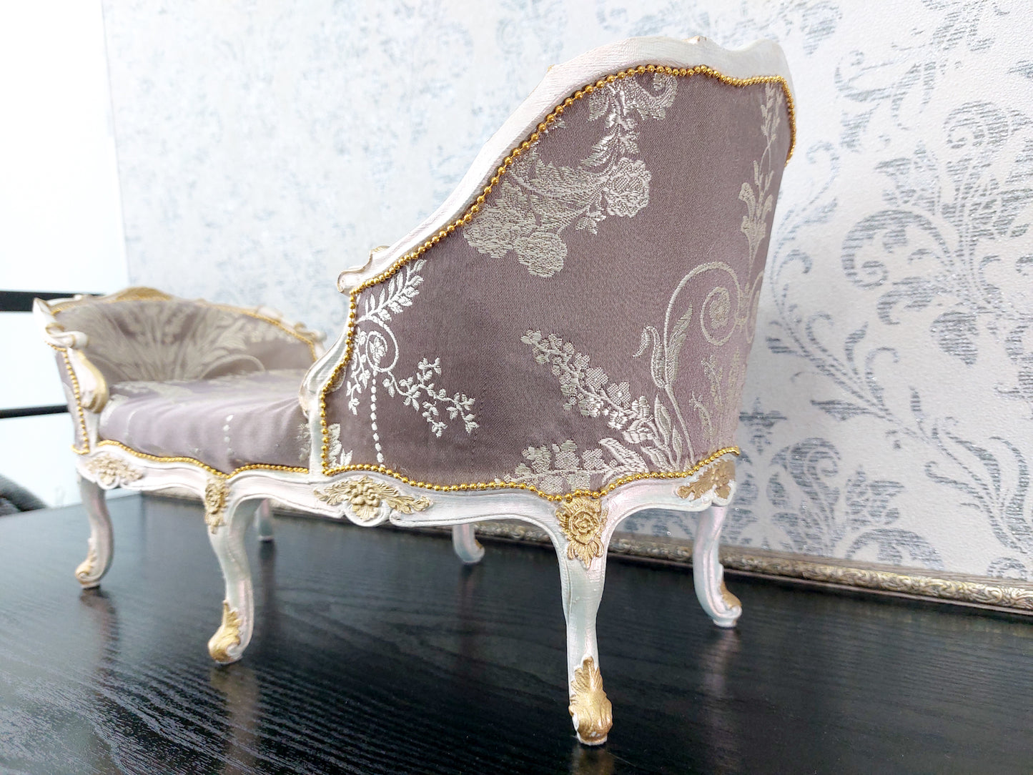 Reserved - 4 chairs, 2 daybeds for 17" dolls