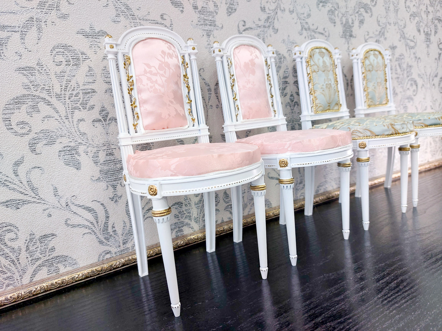 Reserved - 4 chairs, 2 daybeds for 17" dolls