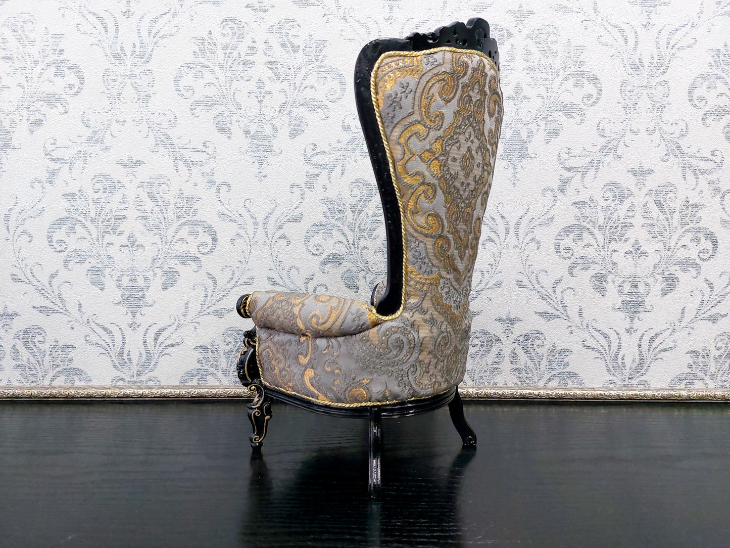 Baroque throne for dolls, black & gold