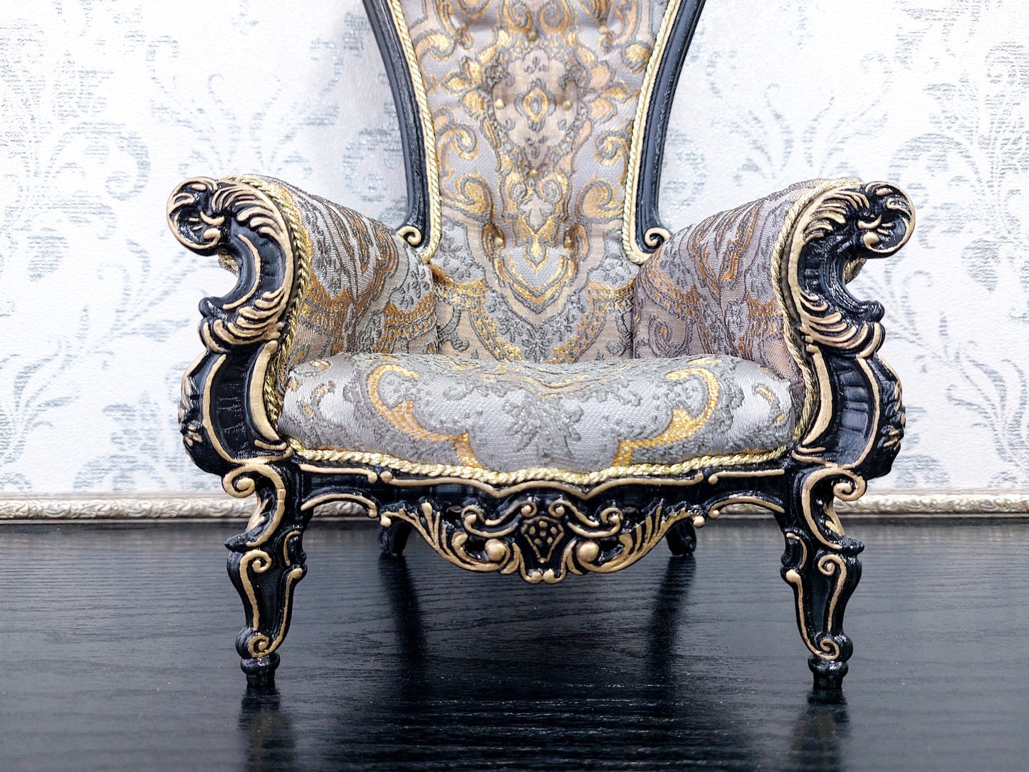 Baroque throne for dolls, black & gold