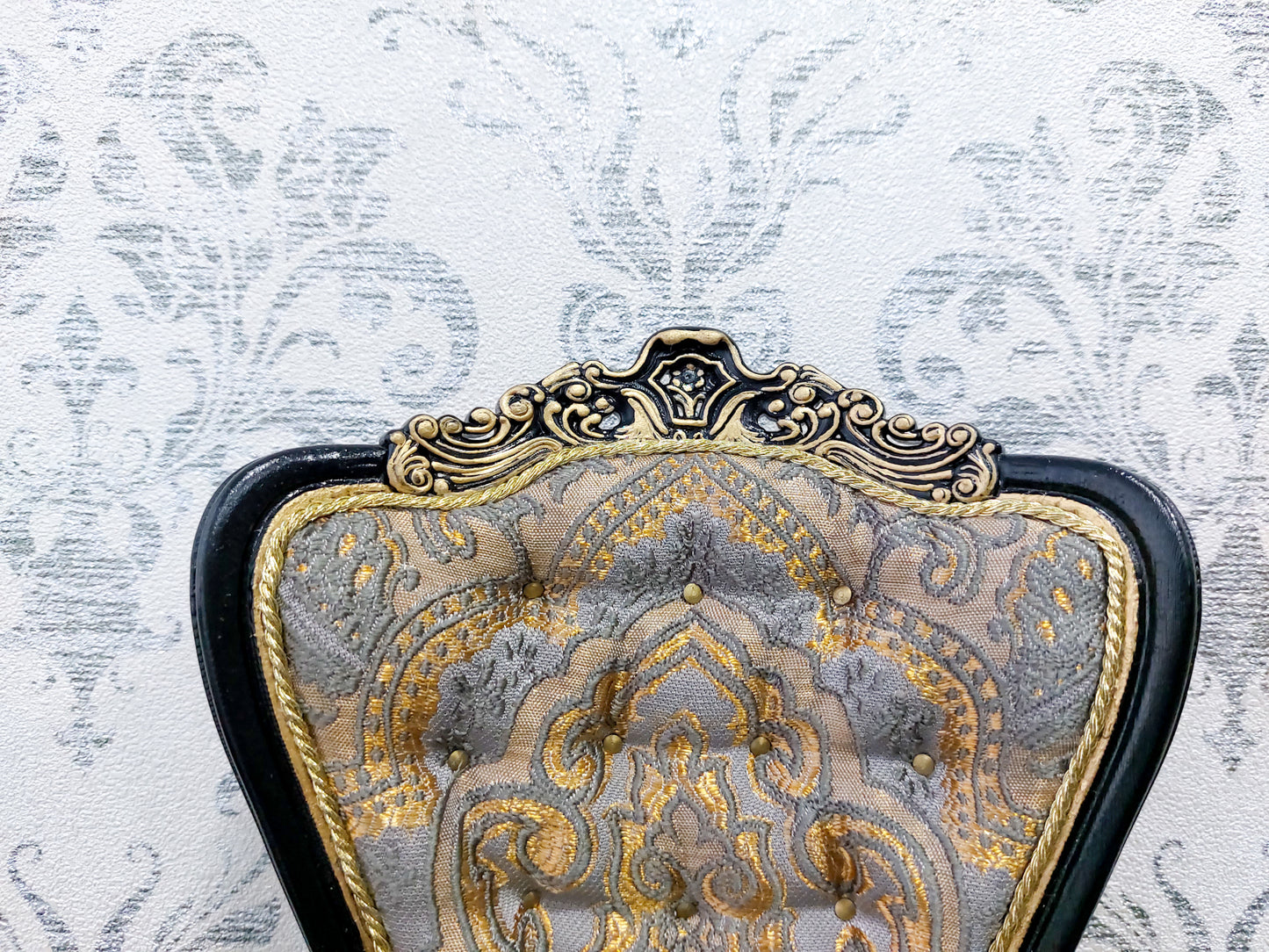 Baroque throne for dolls, black & gold