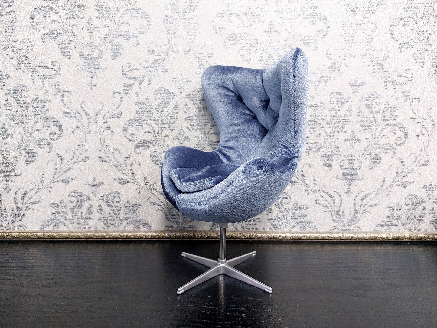 Egg chair, gray velvet
