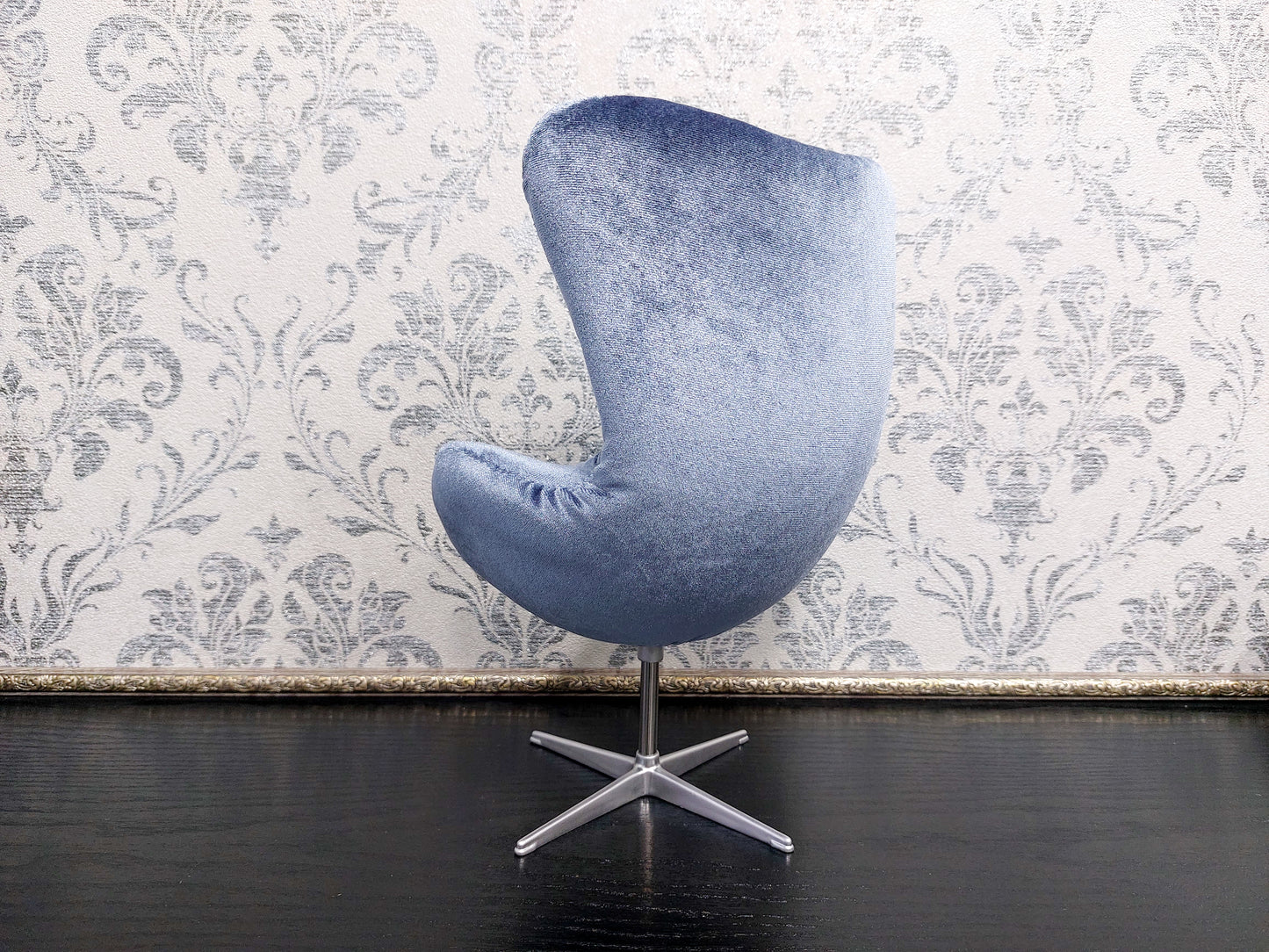 Egg chair, gray velvet