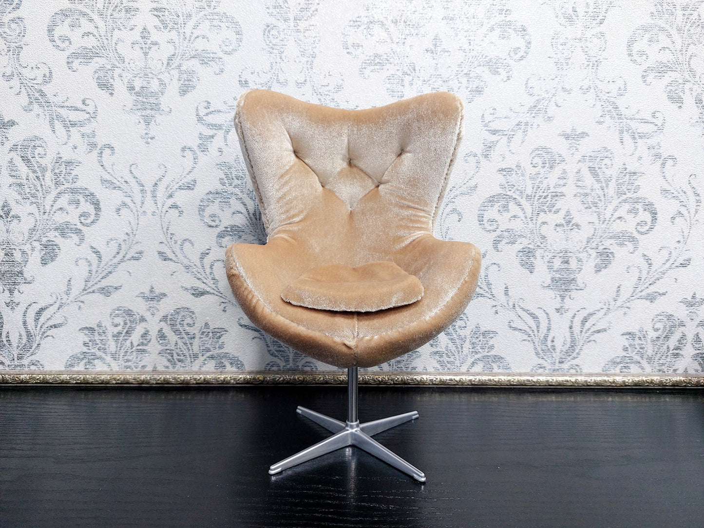 Egg chair, beige velvet