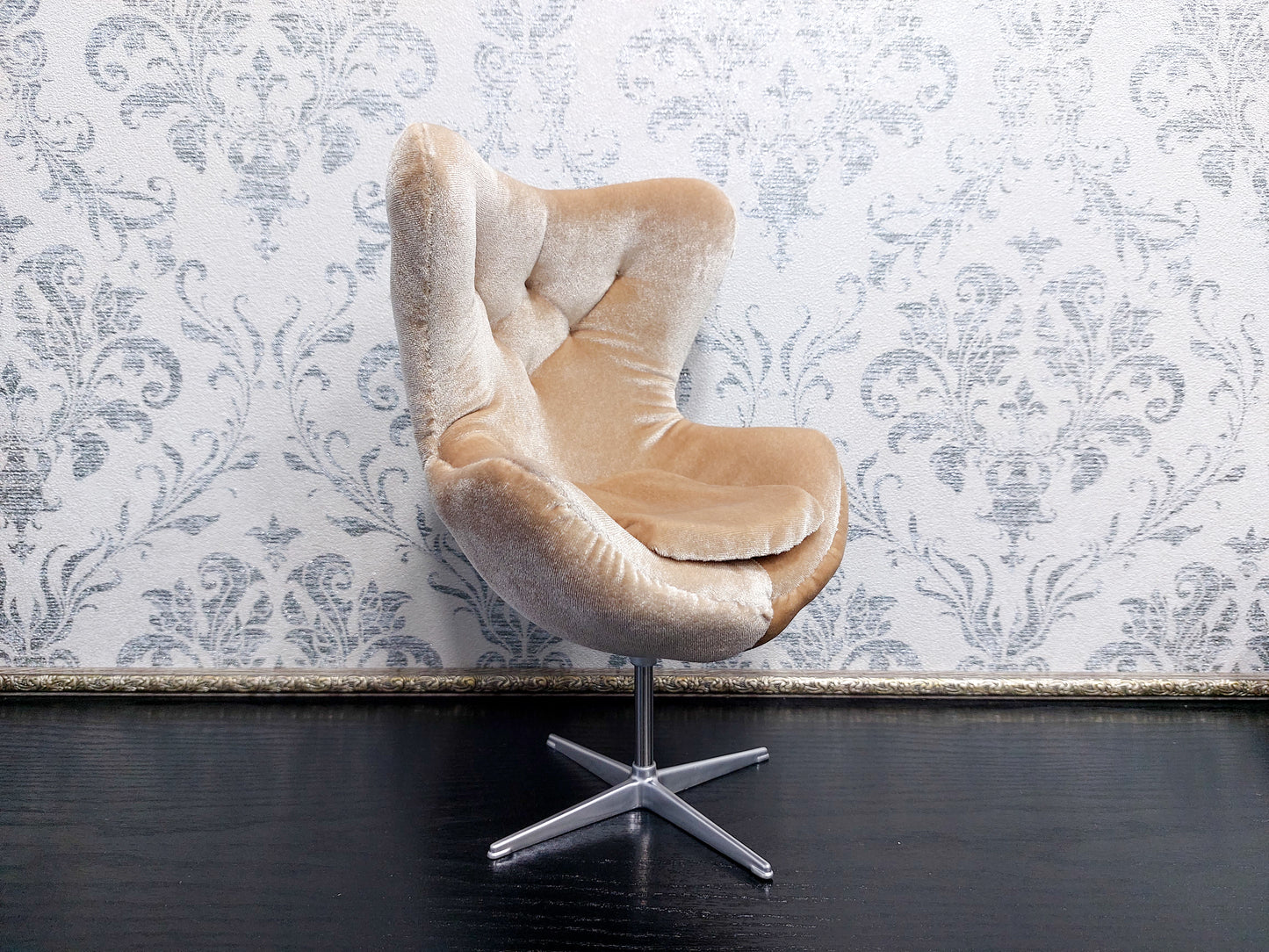 Egg chair, beige velvet