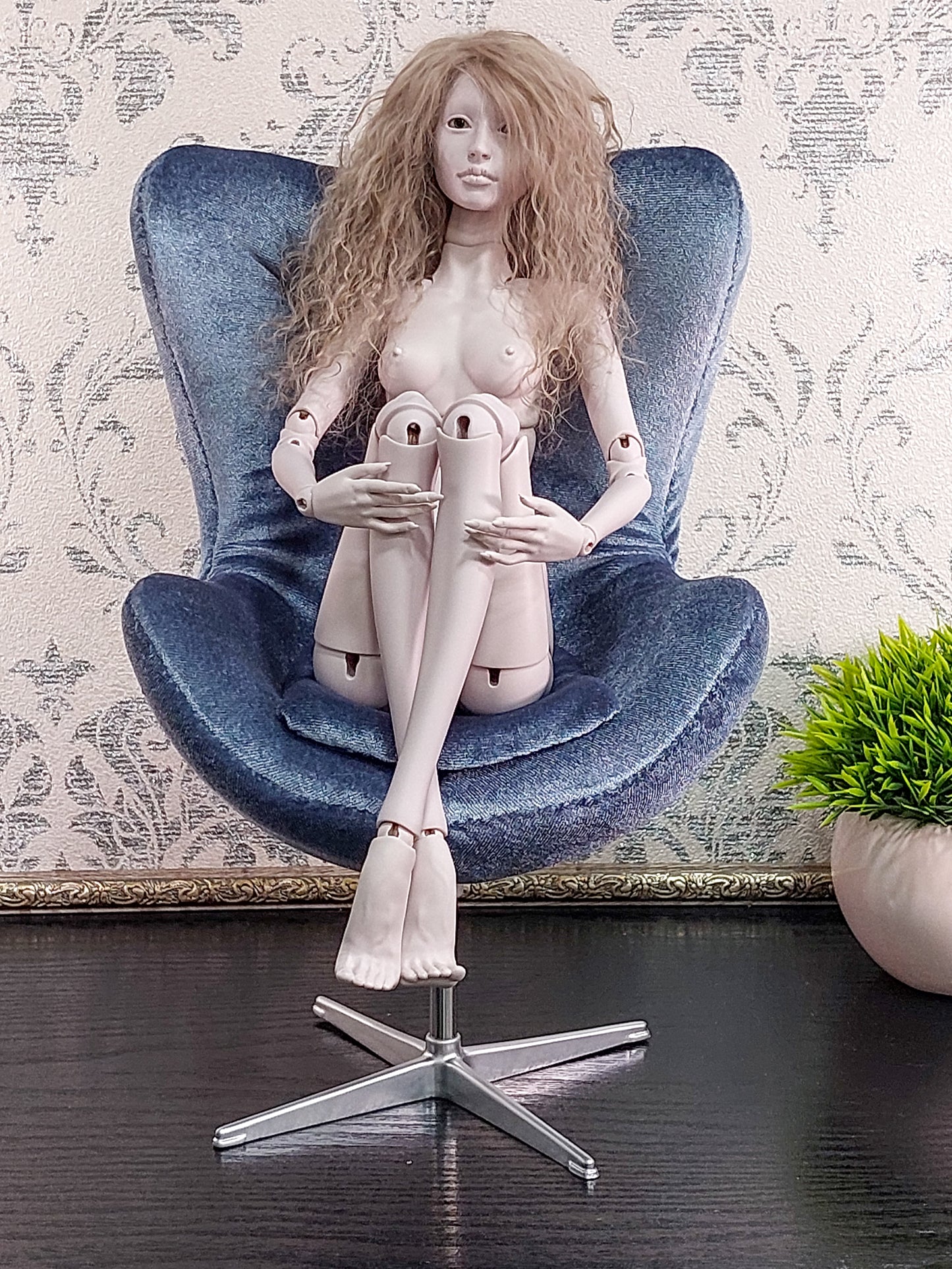 Egg chair, gray velvet